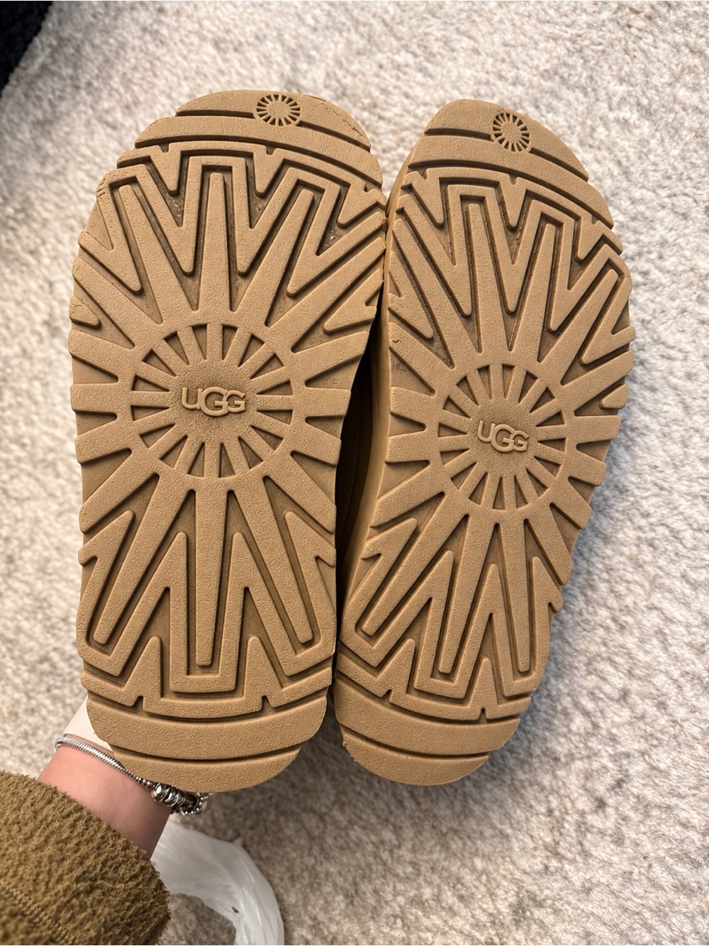 UGG GoldenGlow Slides in Chestnut - Picture 5 of 5
